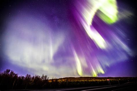 murmansk northern lights month